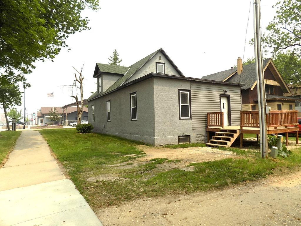Photo of 101 1st Street SE, Baudette, MN 56623 (MLS # 6731367)