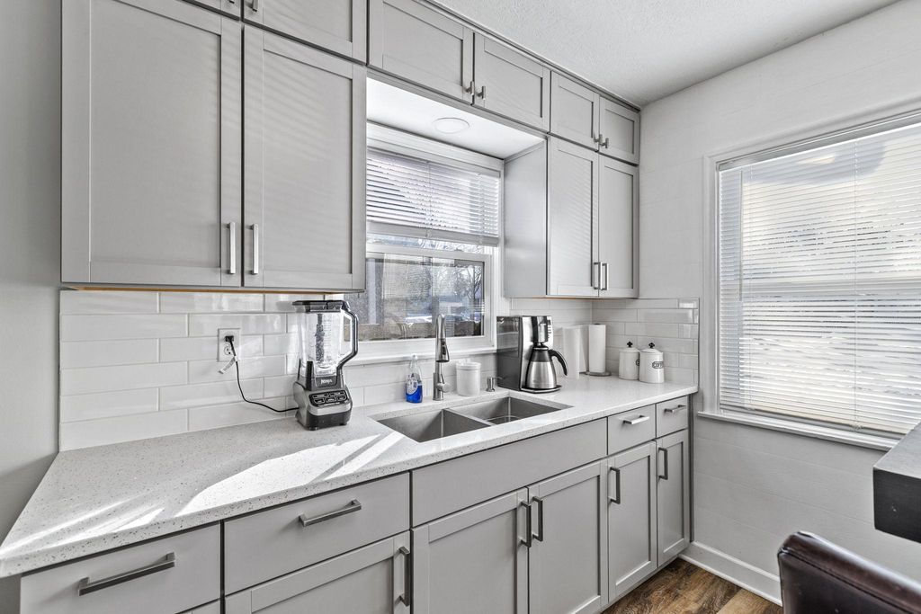 Photo of 975 Hyacinth Avenue E, Saint Paul, MN 55106 (MLS # 7009744)