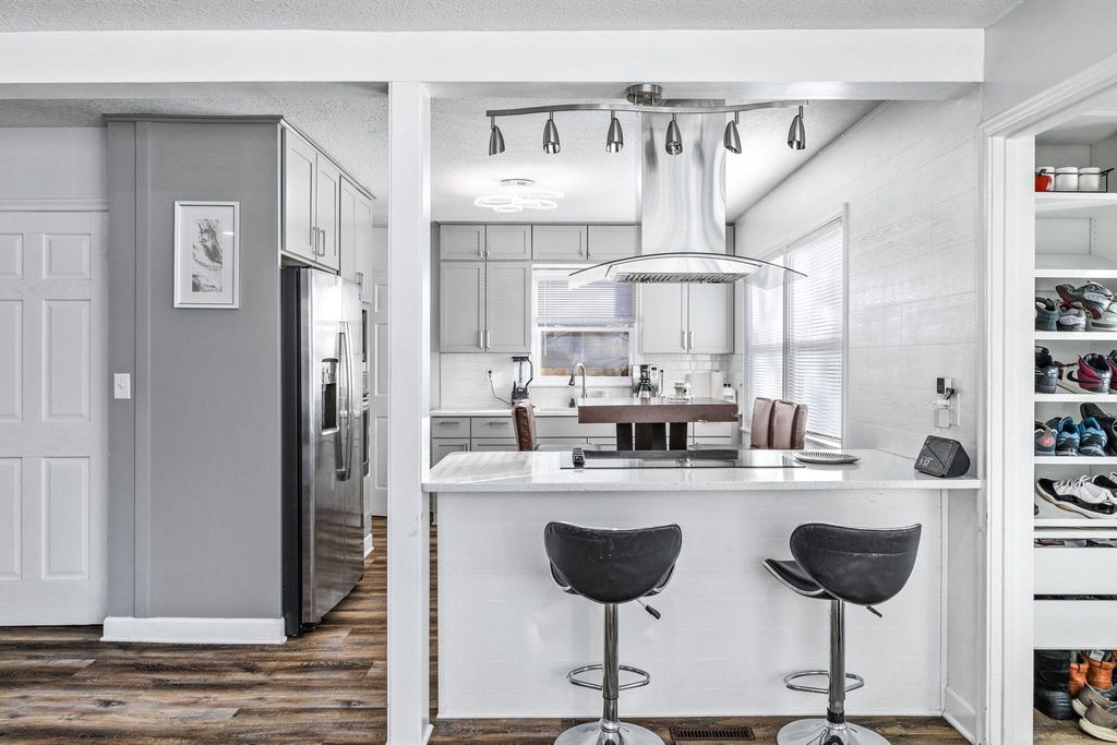 Photo of 975 Hyacinth Avenue E, Saint Paul, MN 55106 (MLS # 7009744)