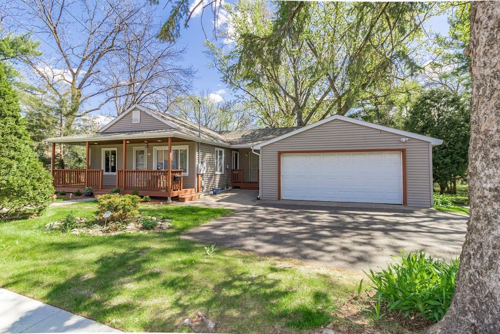 Photo of 125 Greeley Street S, Stillwater, MN 55082 (MLS # 7008293)