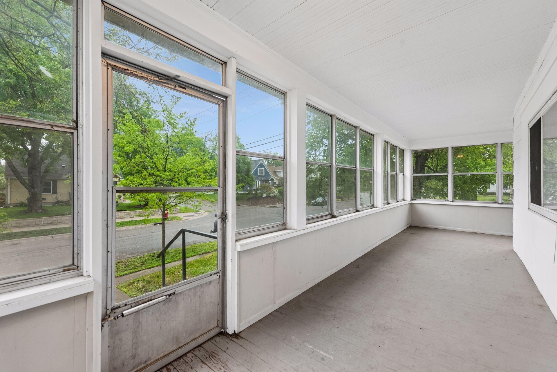 1282 Hewitt Ave