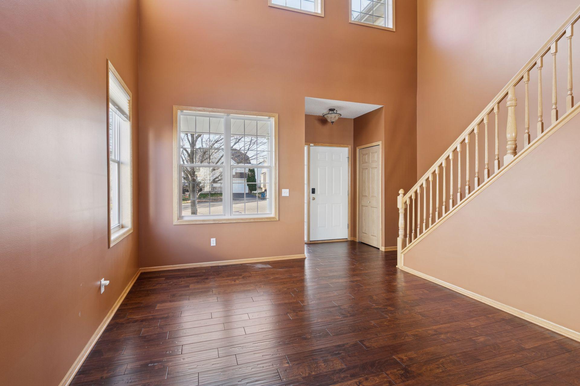 4905 Narcissus Lane N