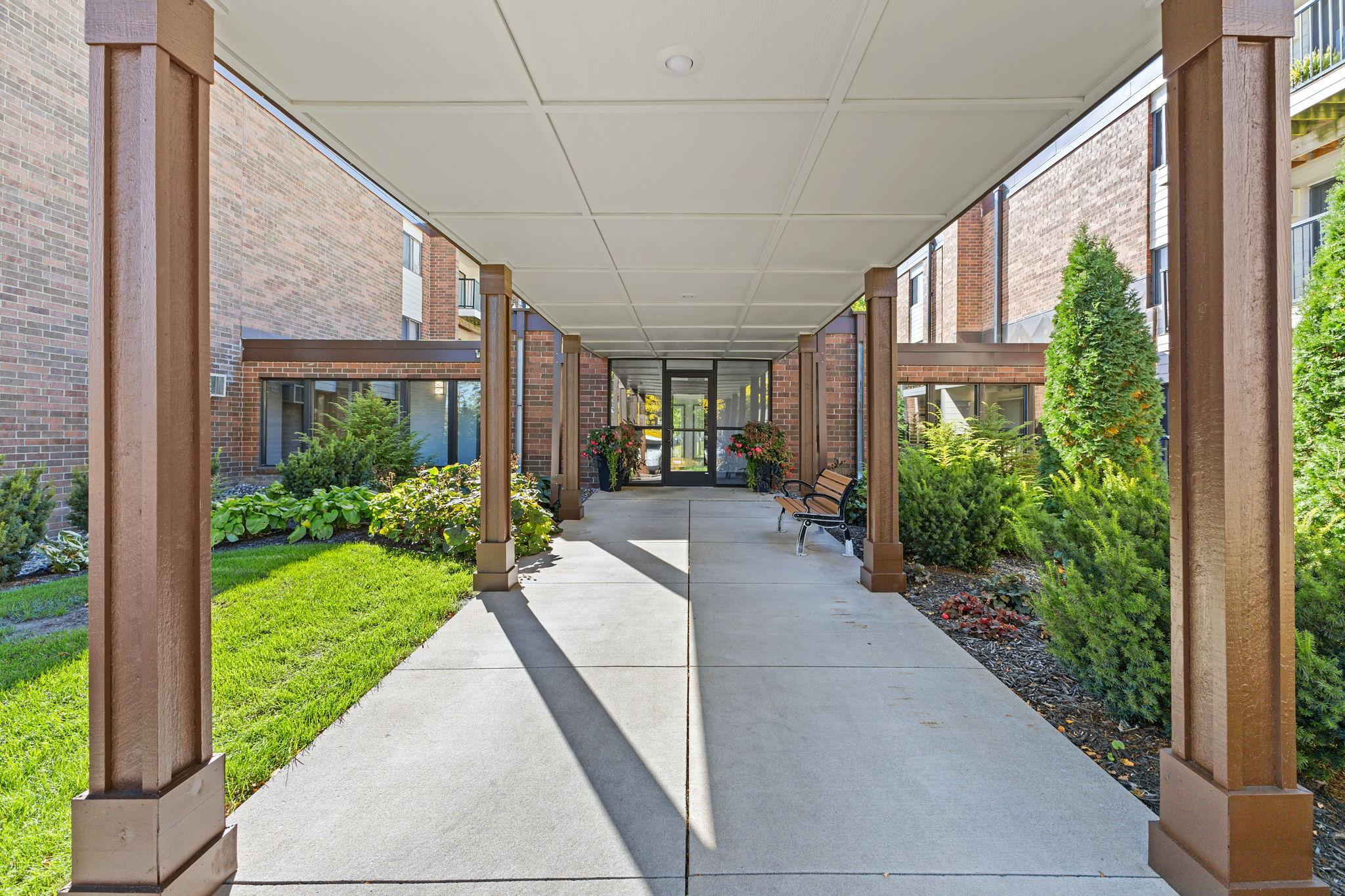 4 Pine Tree Drive 314