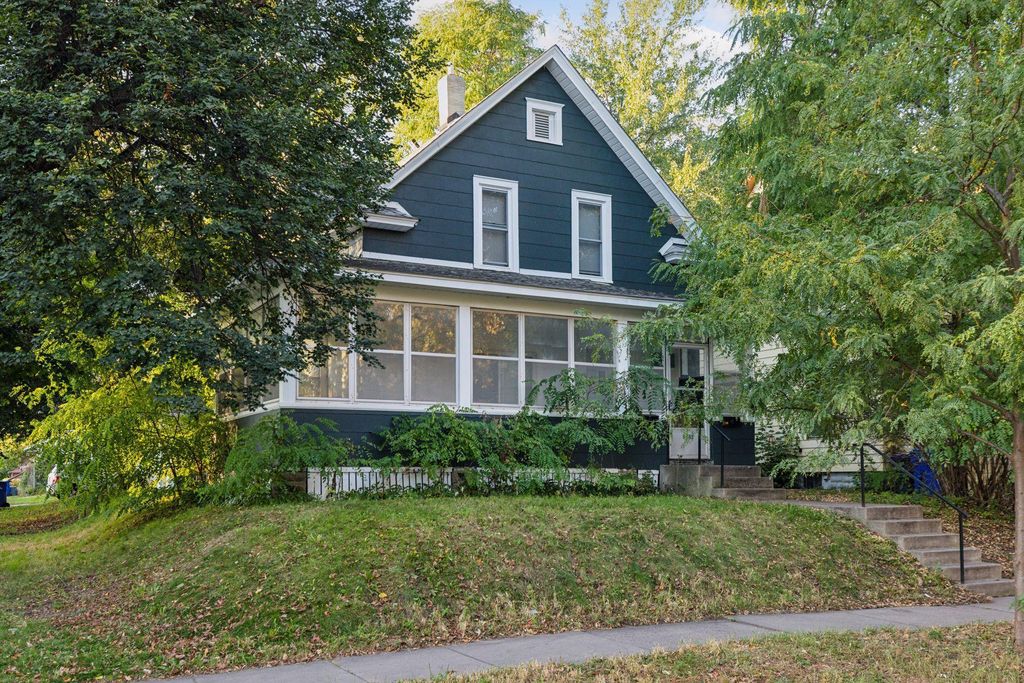 Photo of 1282 Hewitt Avenue, Saint Paul, MN 55104 (MLS # 7041956)