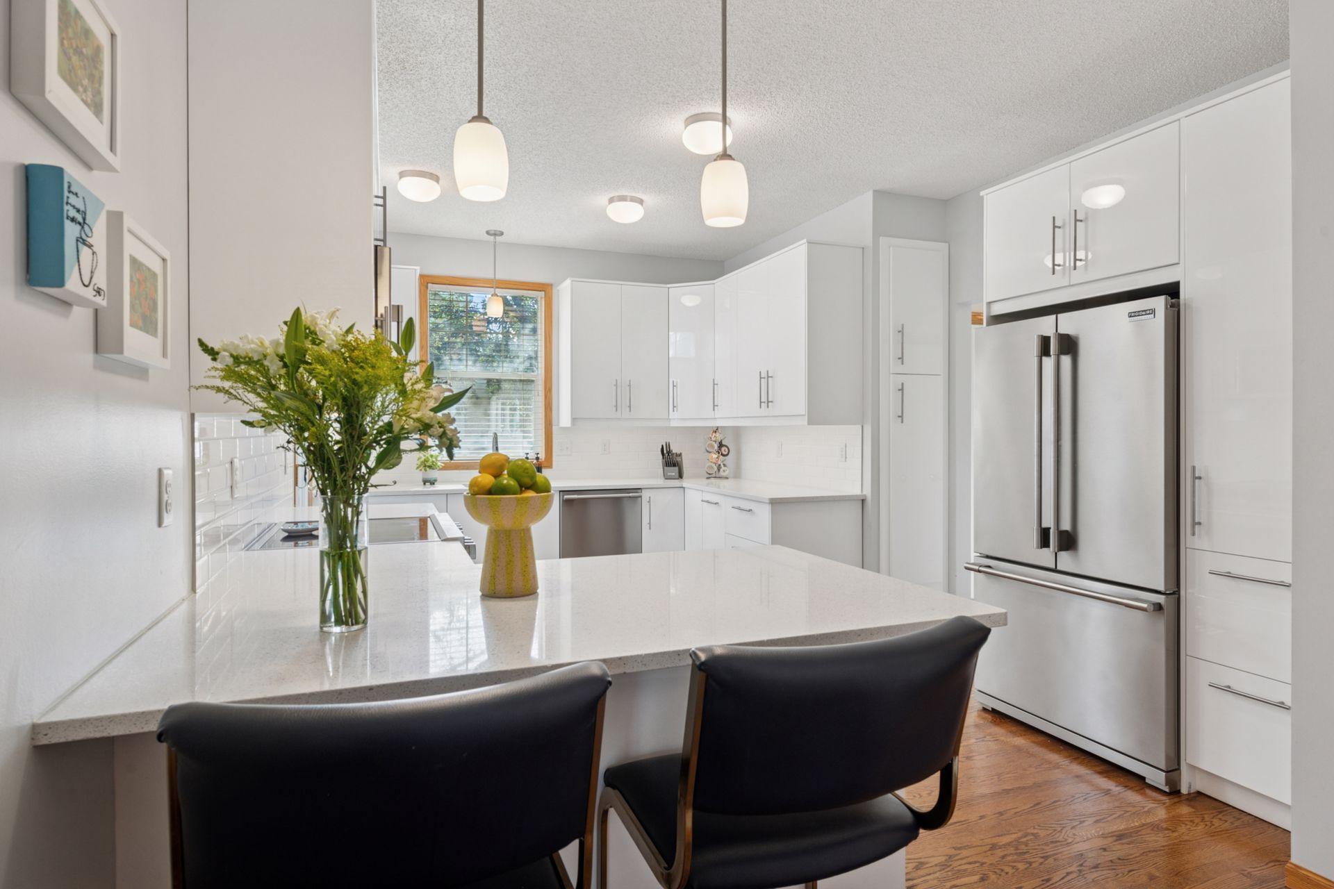 1612 Summit Hill