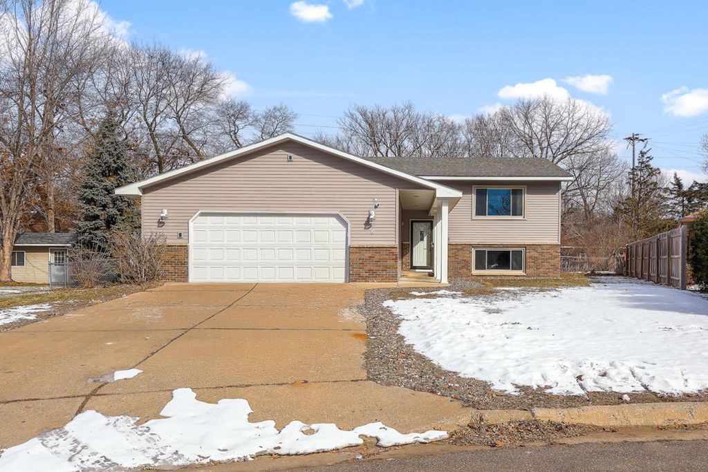 Photo of 6 Clover Court, Saint Cloud, MN 56301 (MLS # 7024586)
