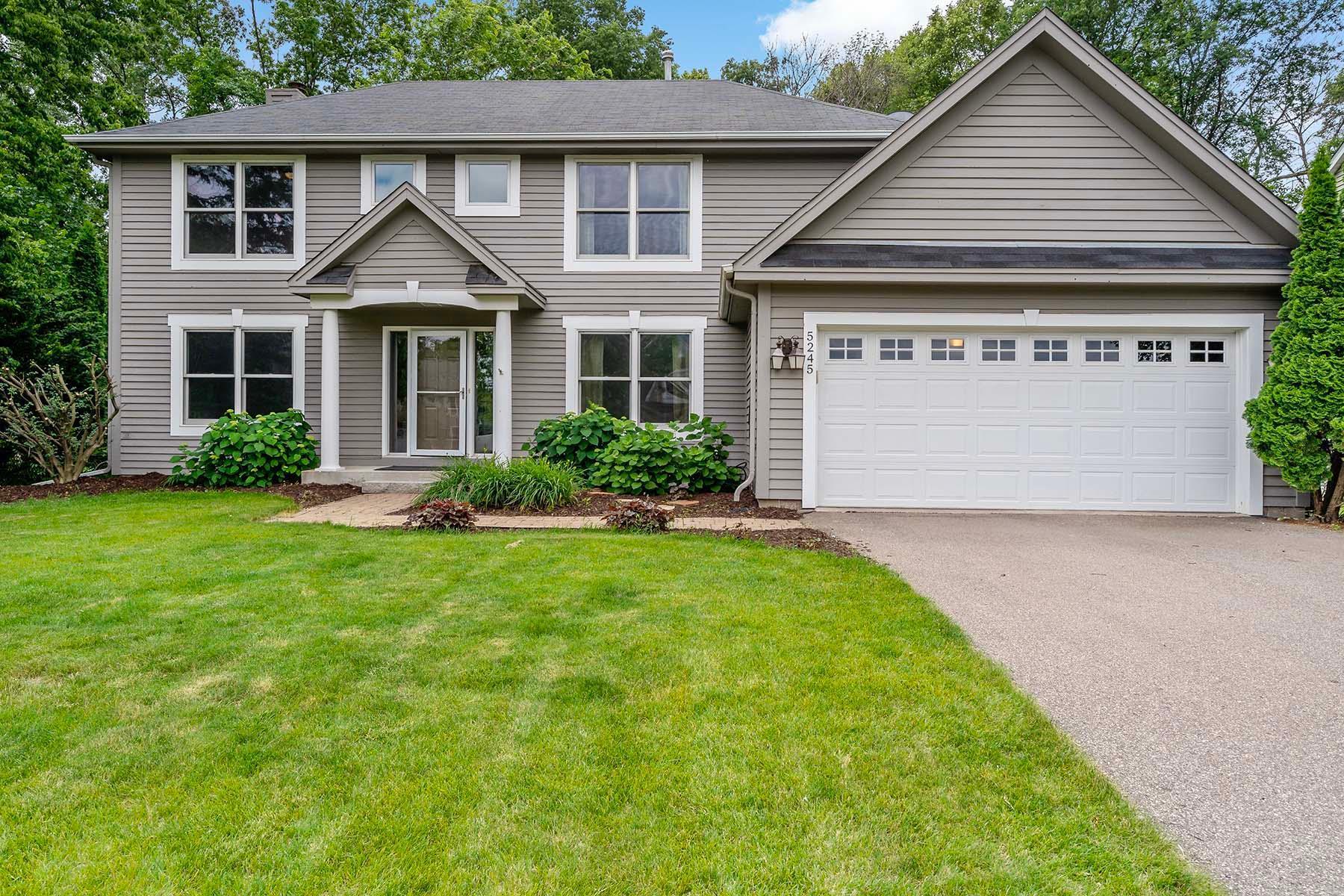 5245 Dufferin Drive