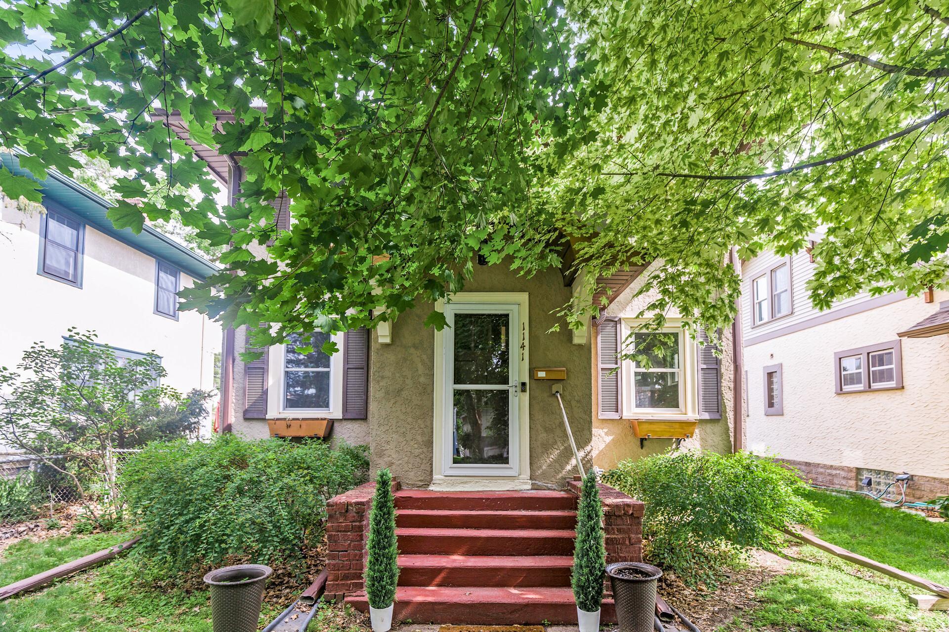 1141 Palace Avenue