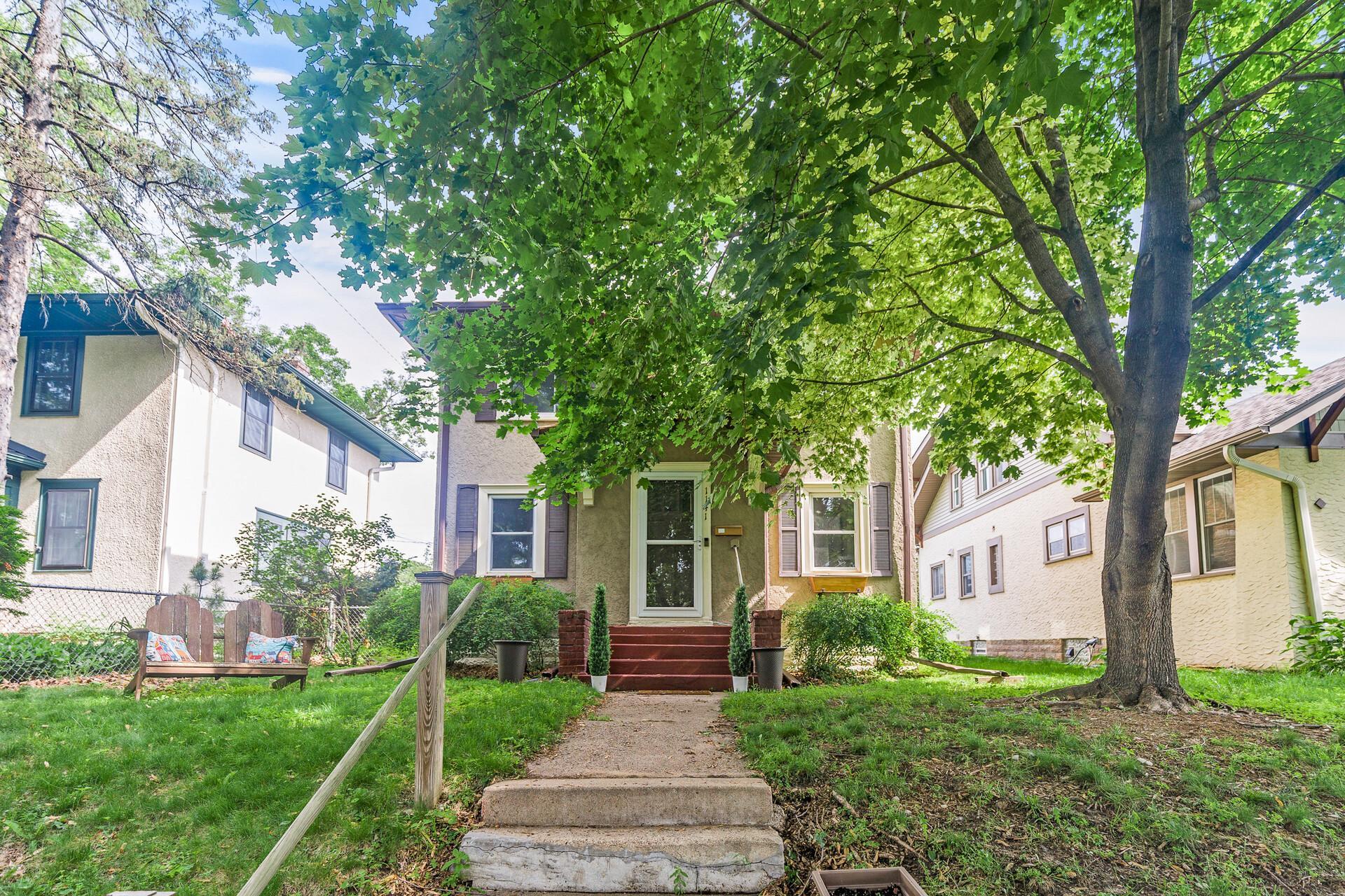 1141 Palace Avenue