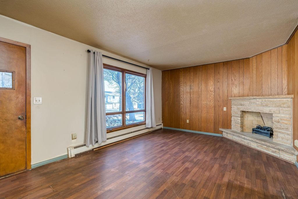 Photo of 776 E Prince Street, Lake Crystal, MN 56055 (MLS # 6825326)