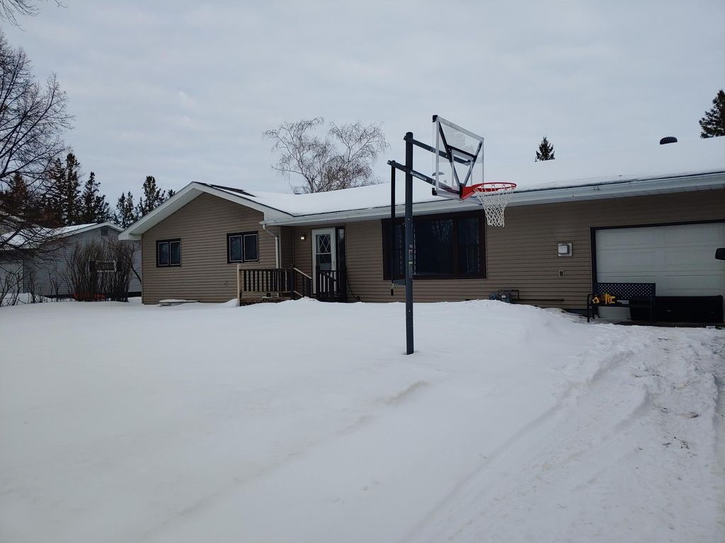 Photo of 1813 Robin Hood Drive, Thief River Falls, MN 56701 (MLS # 7018025)