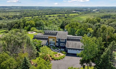 10460 Bluff Circle Chanhassen MN 55318