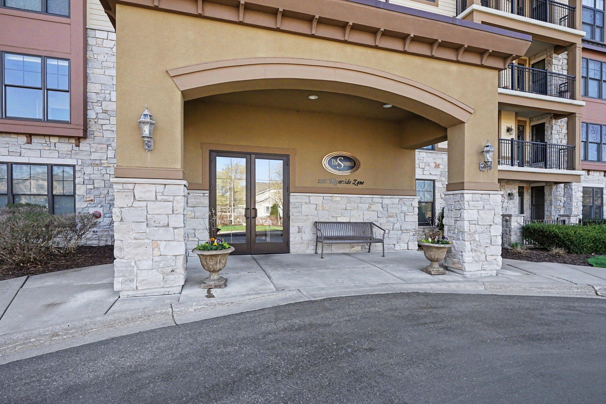 1320 Riverside Lane 202