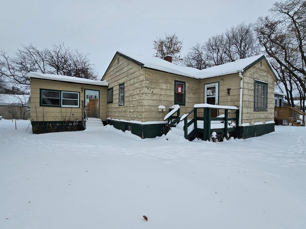 Photo of 414 Crocker Avenue S, Thief River Falls, MN 56701 (MLS # 7000721)