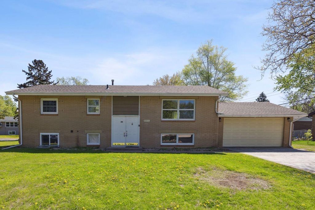 Photo of 8040 Xenia Avenue N, Brooklyn Park, MN 55443 (MLS # 7009900)