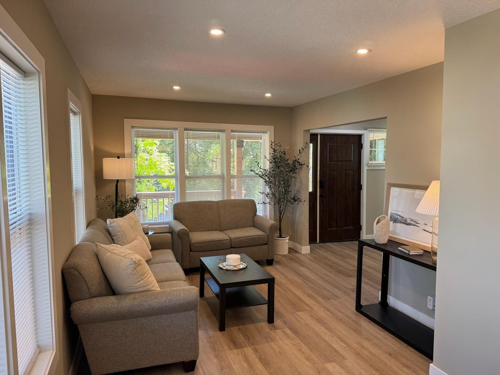 Photo of 3557 Dupont Avenue N, Minneapolis, MN 55412 (MLS # 7039406)