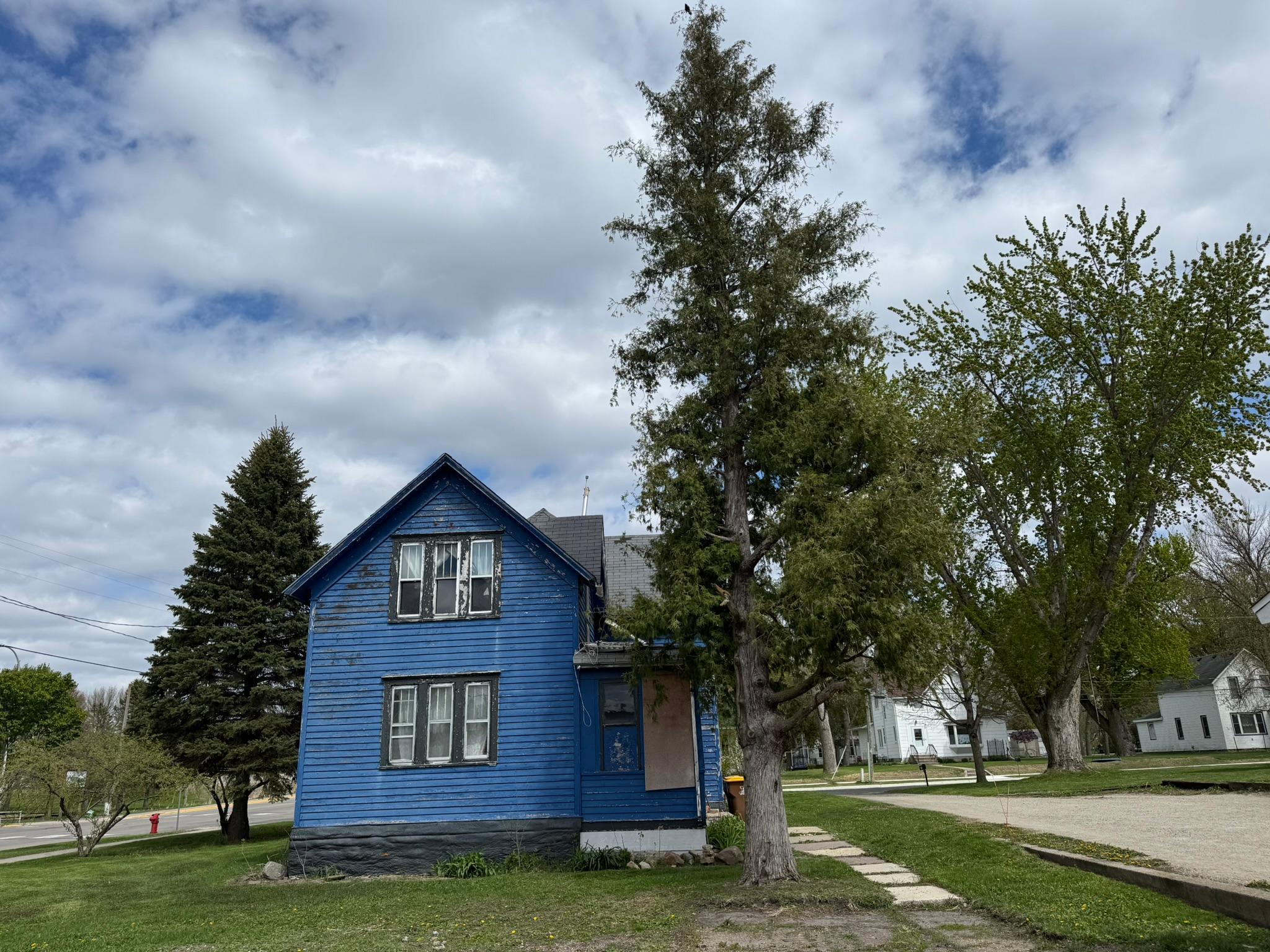 302 Broadway Avenue S