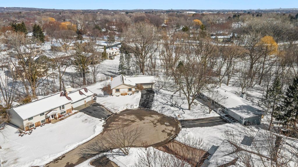 Photo of 18830 Pheasant Circle, Eden Prairie, MN 55346 (MLS # 7039575)