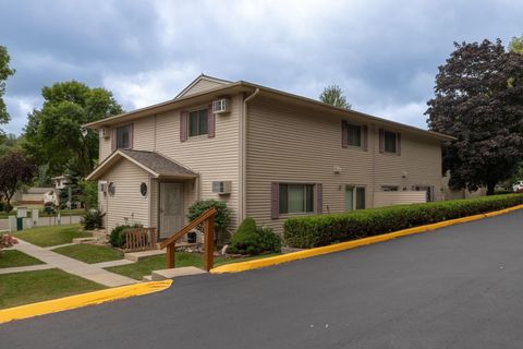 11 Meadow Run Drive SW B Rochester MN 55902