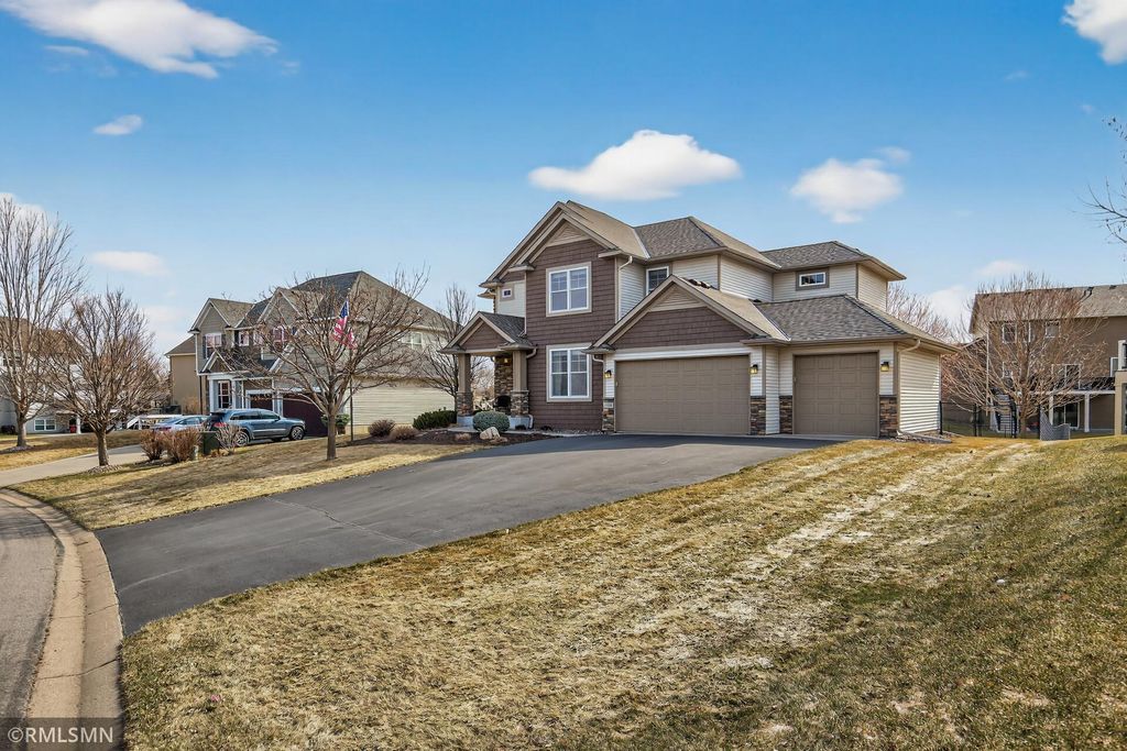 Photo of 10406 Florida Avenue N, Brooklyn Park, MN 55445 (MLS # 7048287)