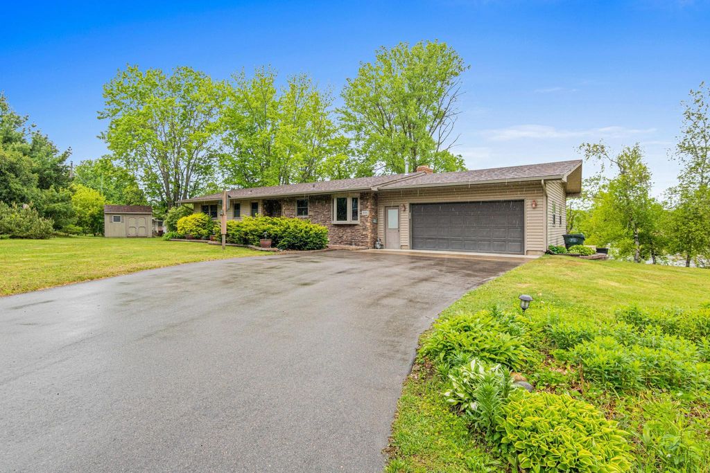 Photo of 8081 Carmen Avenue, Inver Grove Heights, MN 55076 (MLS # 7060299)
