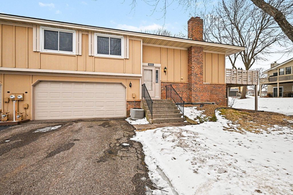 Photo of 6925 Macbeth Circle, Woodbury, MN 55125 (MLS # 7016834)