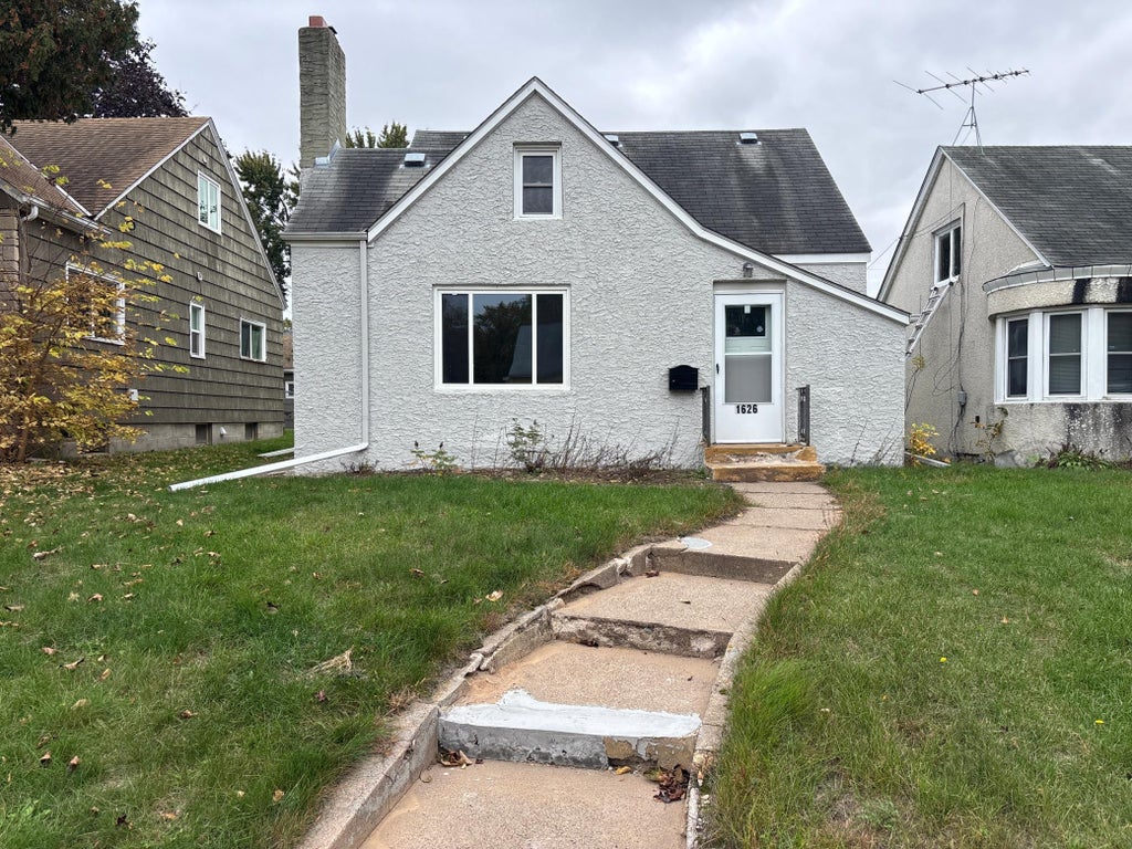 Photo of 1626 Minnehaha Avenue E, Saint Paul, MN 55106 (MLS # 7159261)