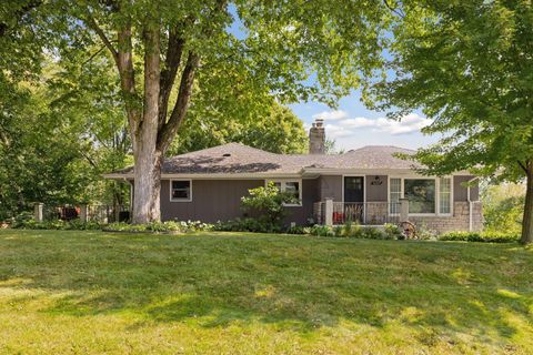 5107 Woodhill Road Minnetonka MN 55345