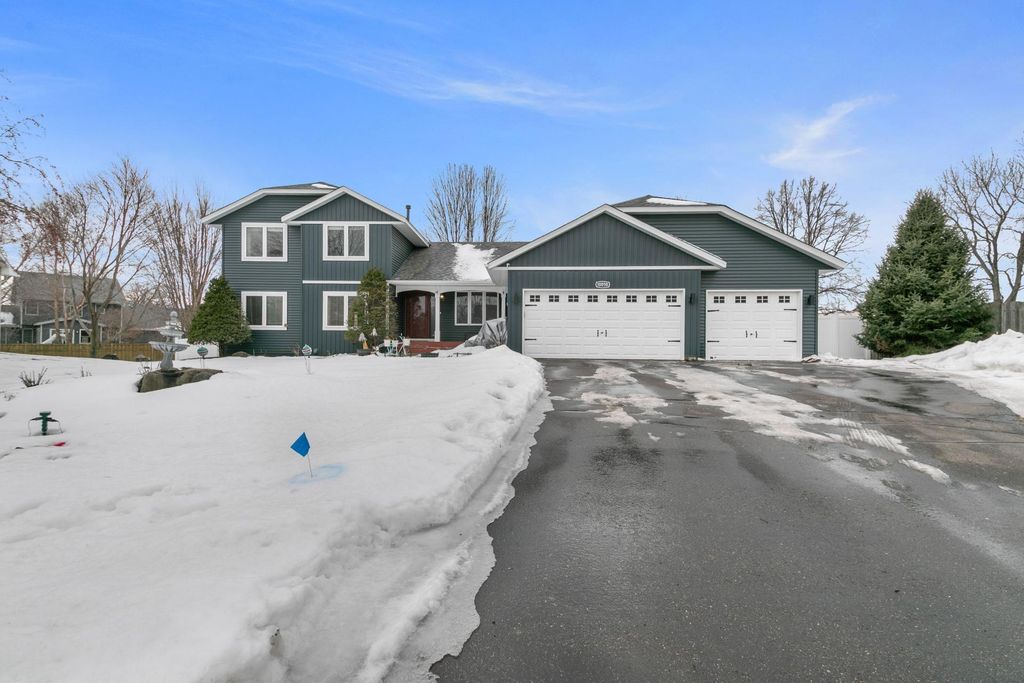Photo of 10050 Fox Run Cove, Woodbury, MN 55129 (MLS # 7008488)