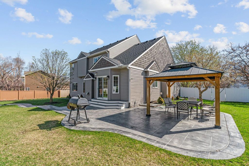 Photo of 9154 Edinburgh Lane, Woodbury, MN 55125 (MLS # 7049063)