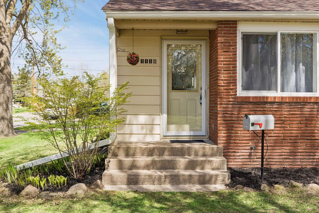 Photo of 1118 Oak Street W, Stillwater, MN 55082 (MLS # 7065494)