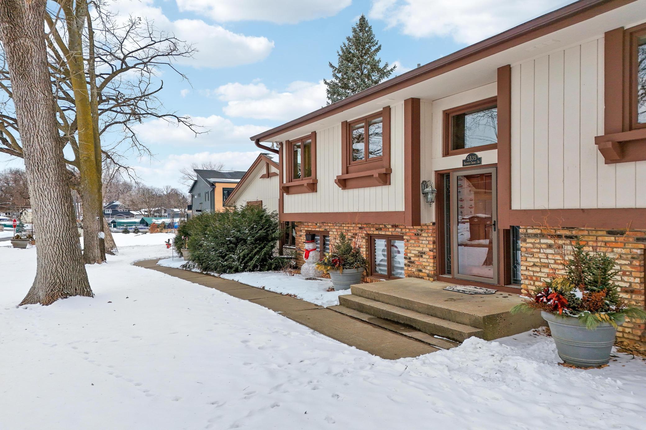 5335 Baywood Shores Drive