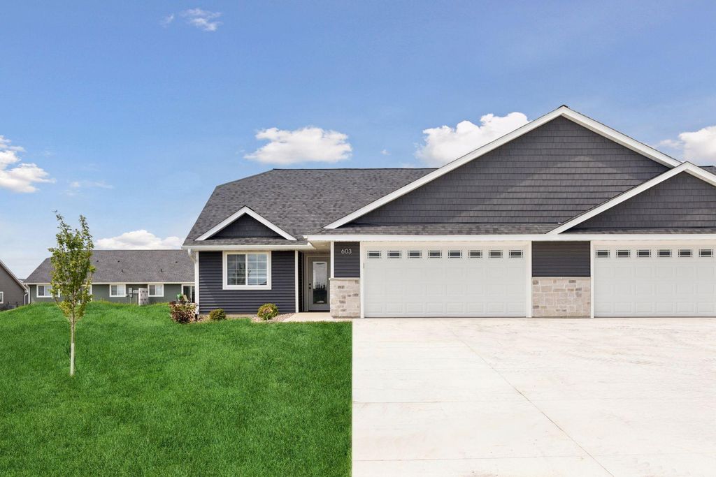 Photo of 615 Field Point Street, Roberts, WI 54023 (MLS # 7011354)