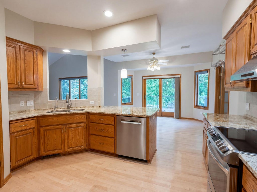 Photo of 3264 Richmond Alcove, Woodbury, MN 55129 (MLS # 7158380)