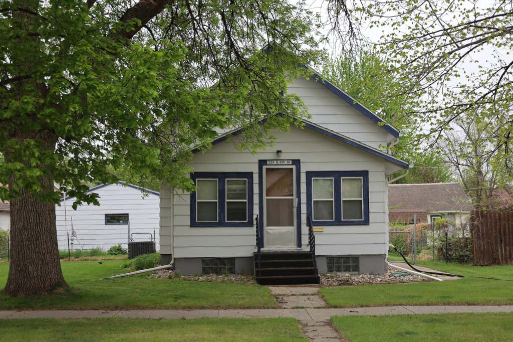 Photo of 224 6th Street S, Breckenridge, MN 56520 (MLS # 7095935)