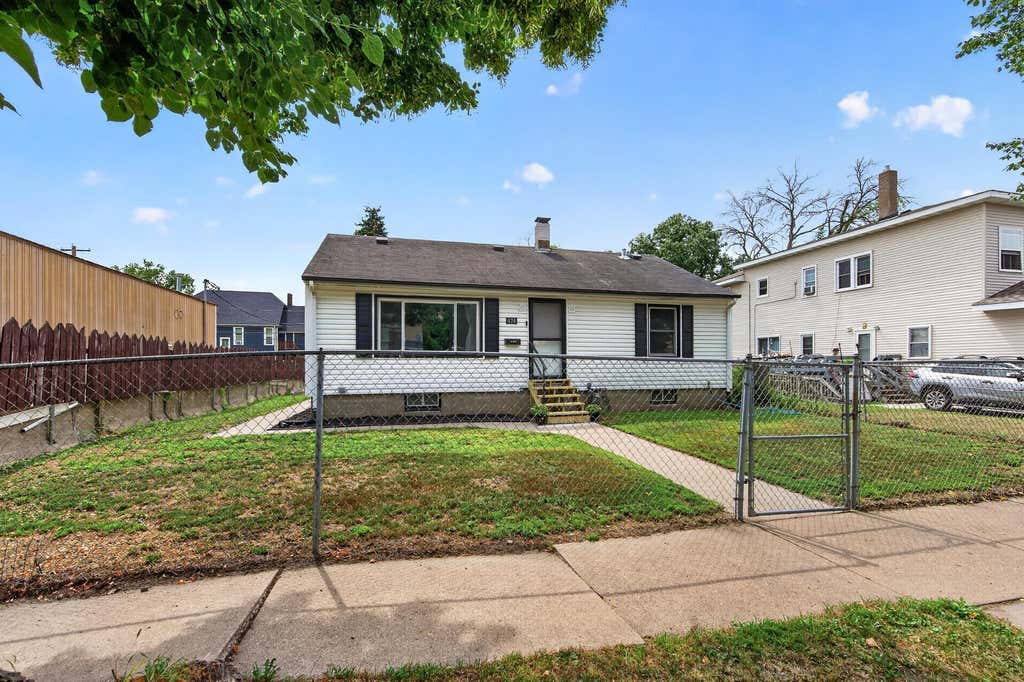 Photo of 474 Hopkins Street, Saint Paul, MN 55130 (MLS # 7124484)