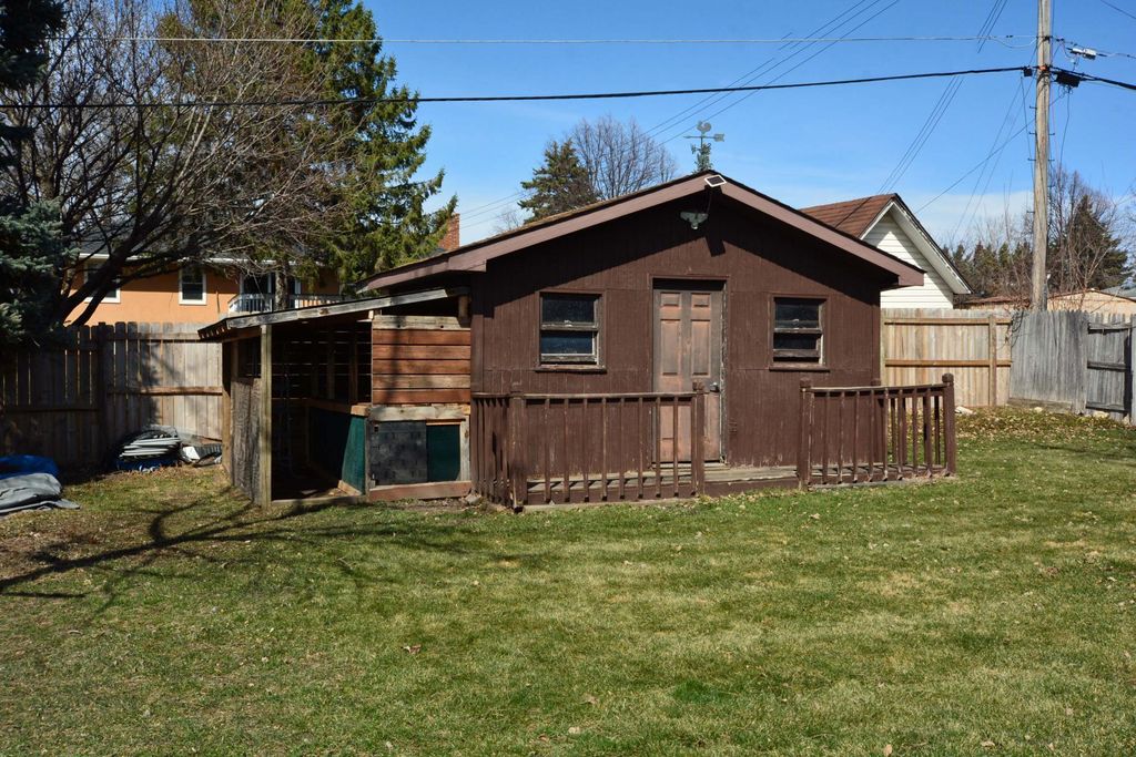 Photo of 1483 3rd Street E, Saint Paul, MN 55106 (MLS # 7051968)