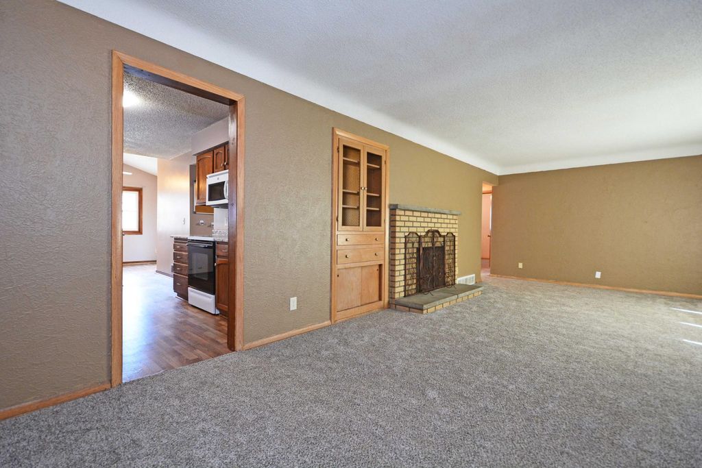 Photo of 1483 3rd Street E, Saint Paul, MN 55106 (MLS # 7051968)