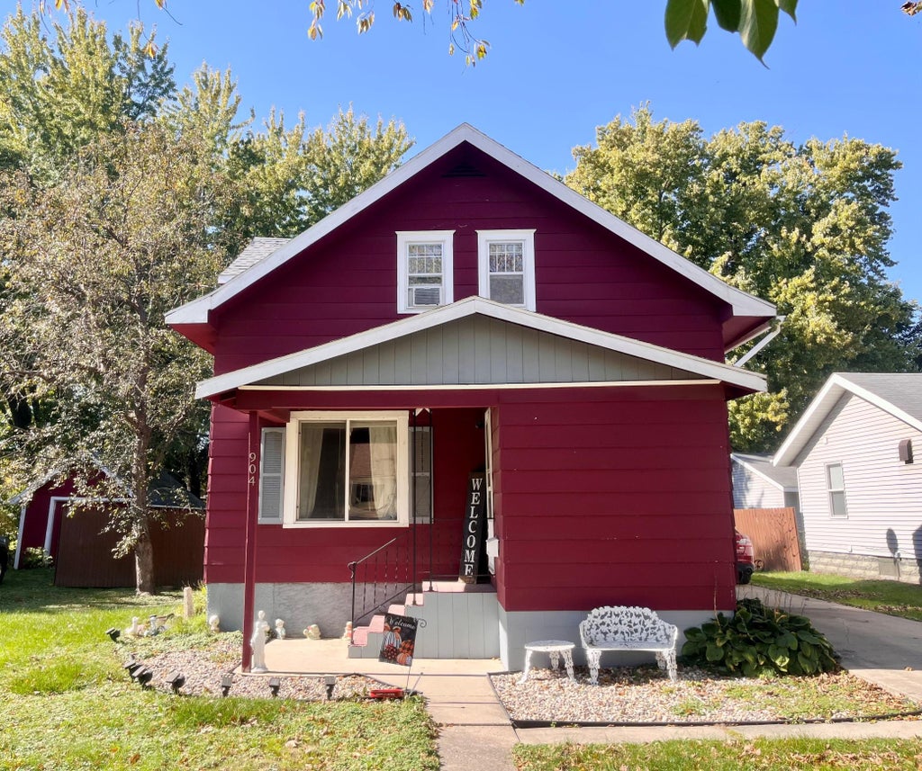 Photo of 904 3rd Street SW, Willmar, MN 56201 (MLS # 7159012)