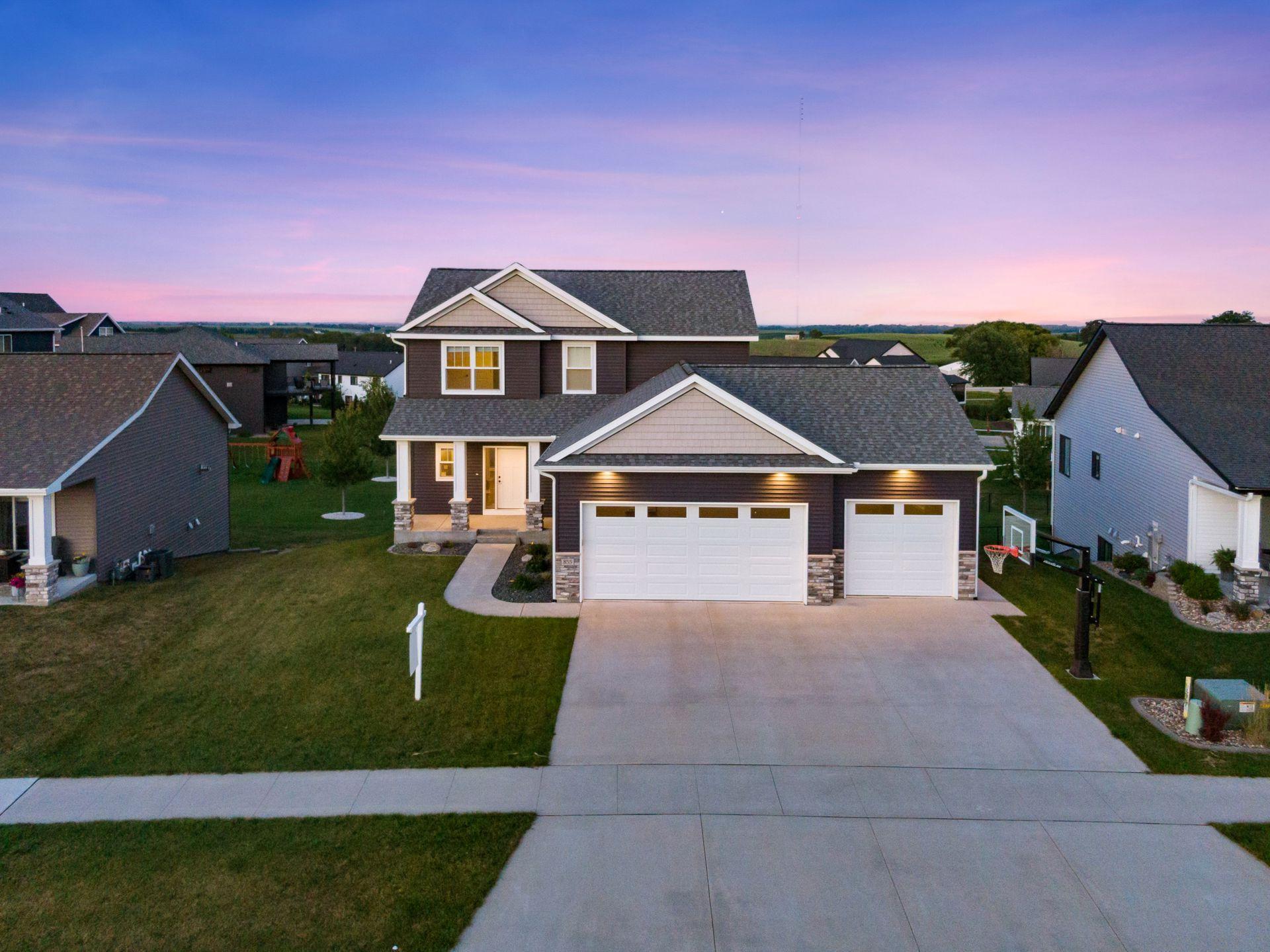 855 Towne Drive NE
