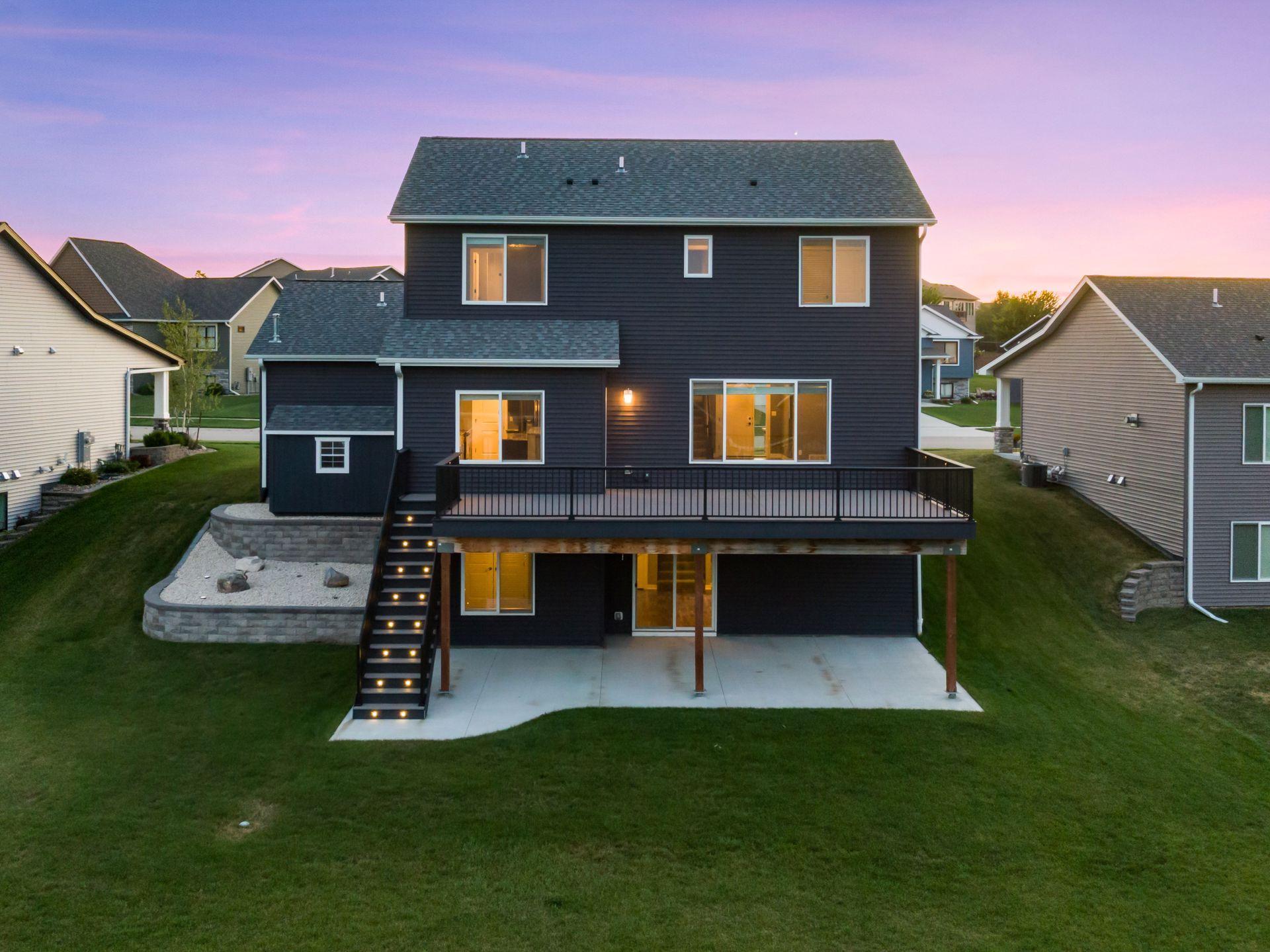 855 Towne Drive NE