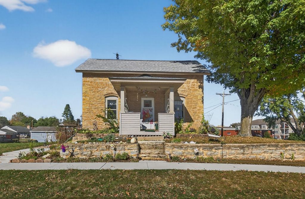 Photo of 108 4th Street SW, Pine Island, MN 55963 (MLS # 6819647)