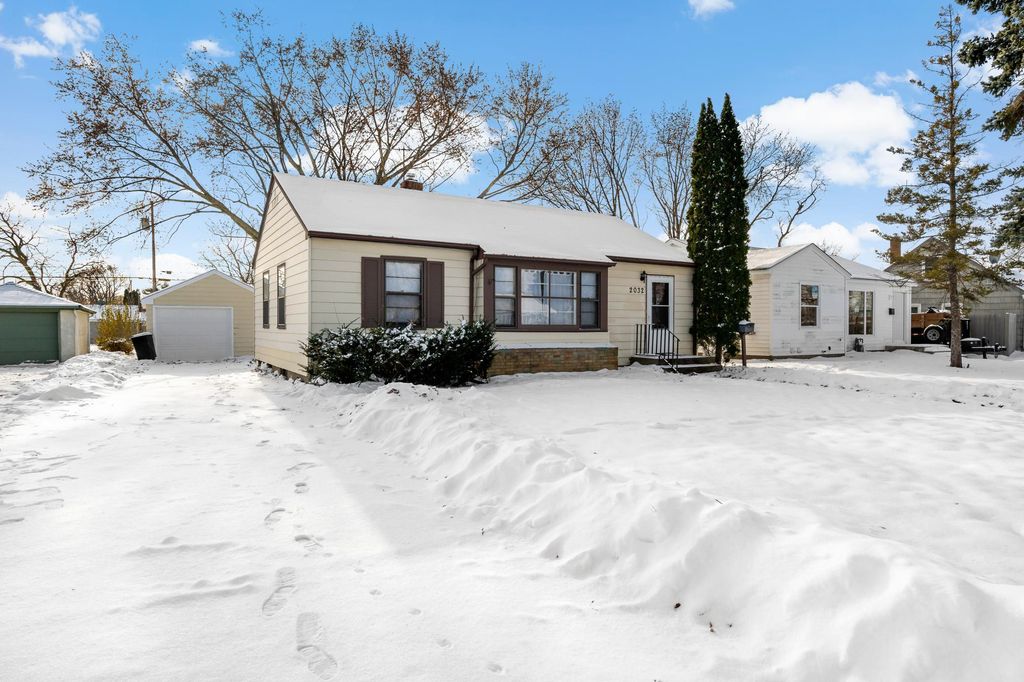 Photo of 2032 Ames Avenue, Saint Paul, MN 55119 (MLS # 6824767)