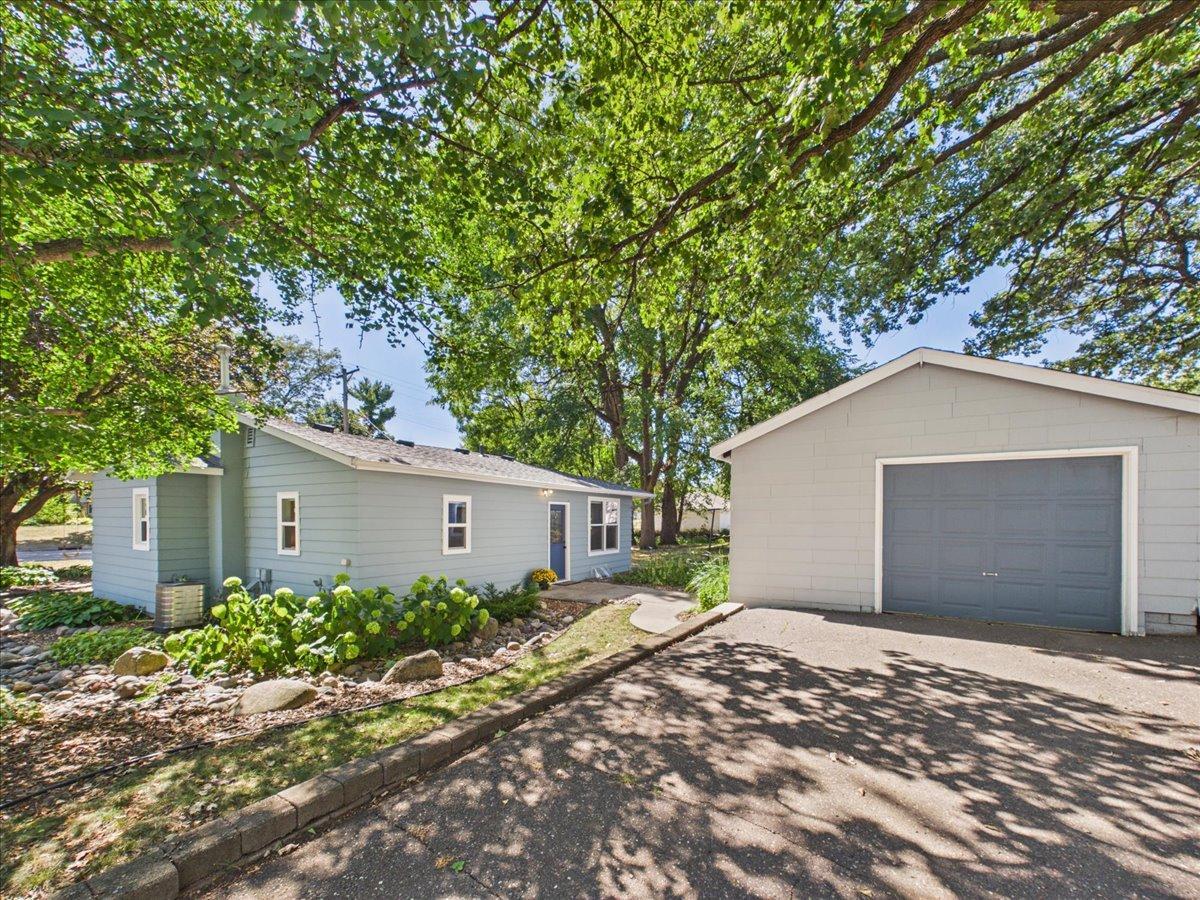 2379 Roselawn Avenue W