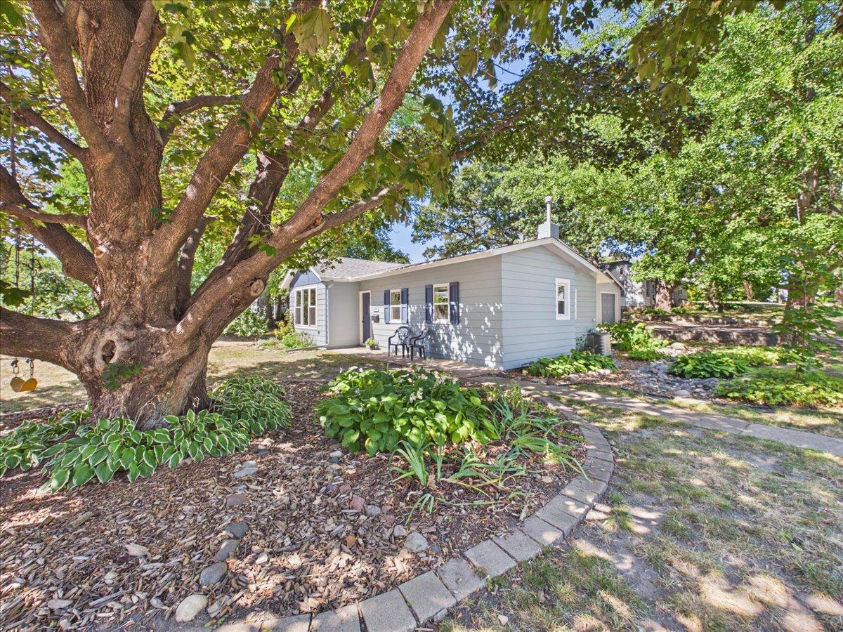 2379 Roselawn Avenue W