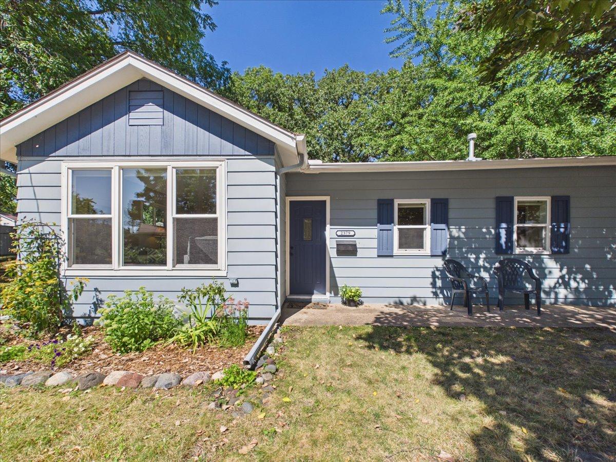 2379 Roselawn Avenue W