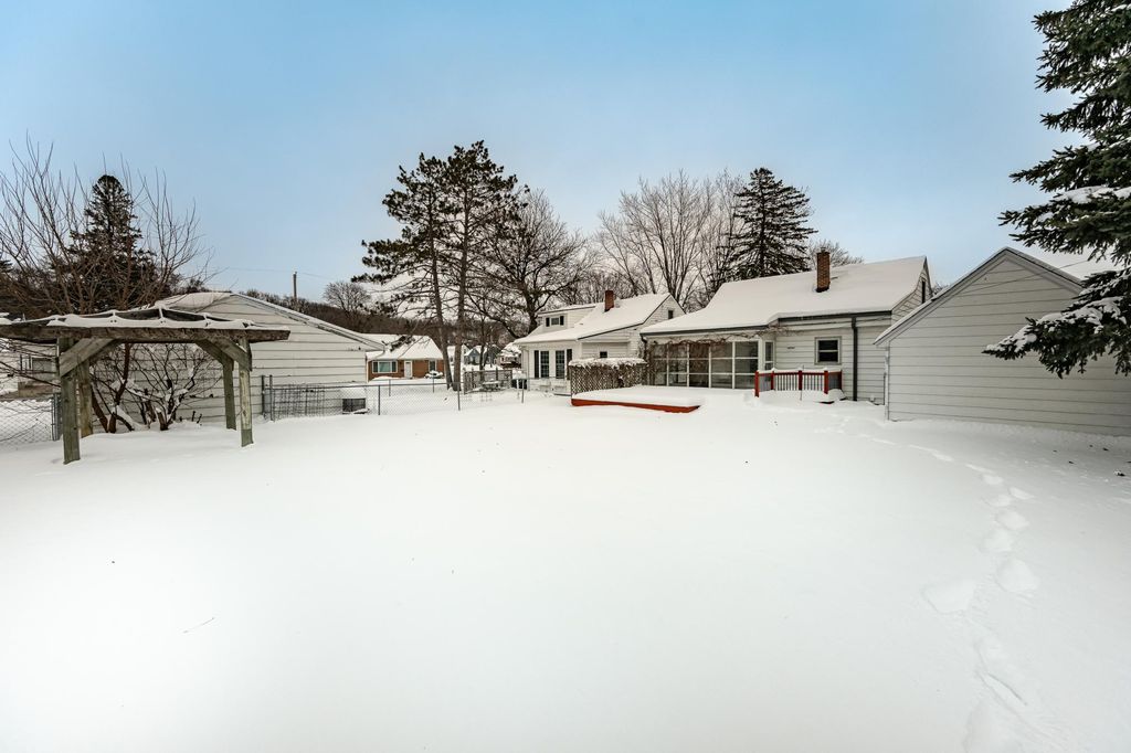 Photo of 1119 8th Avenue NW, Rochester, MN 55901 (MLS # 7024367)