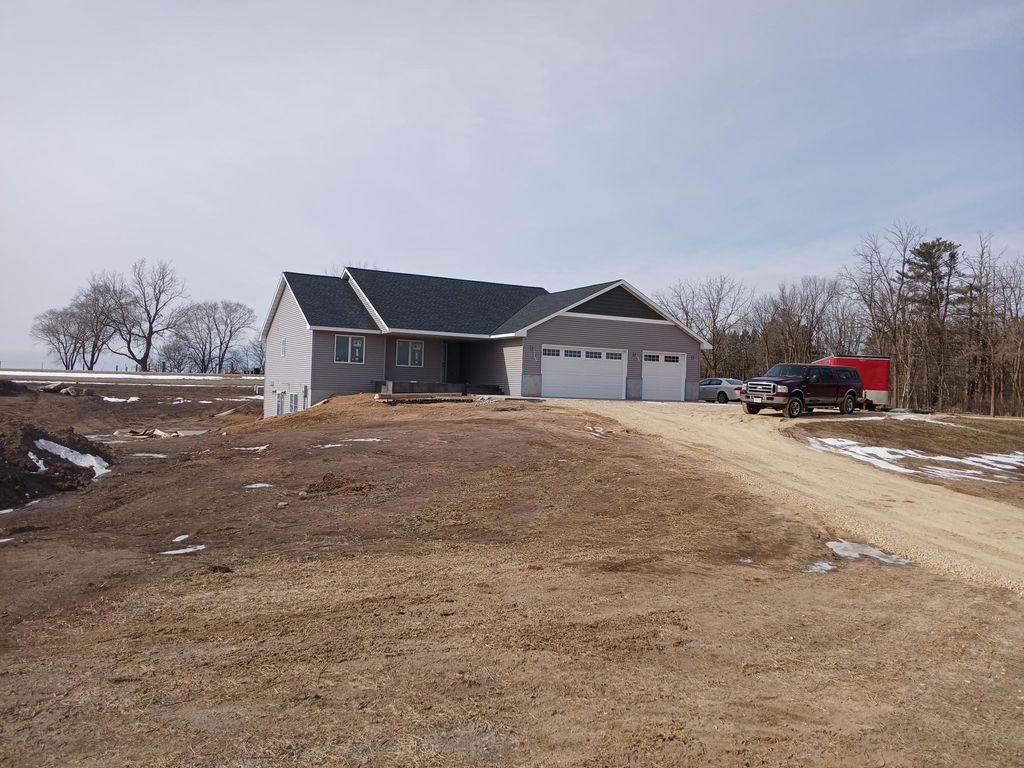 Photo of 922 County Road T, Hammond, WI 54015 (MLS # 7029316)
