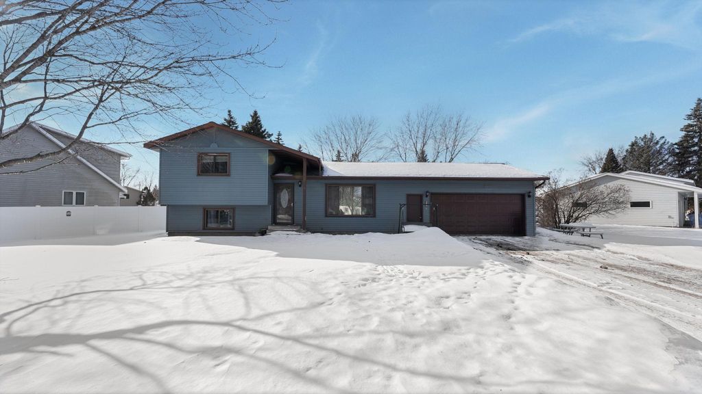 Photo of 831 Cummings Lane, Saint Cloud, MN 56301 (MLS # 7014244)