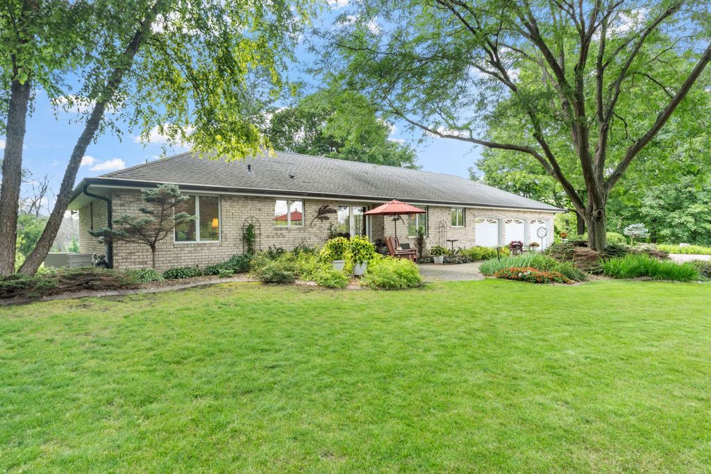 Photo of 481 Peavey Lane, Wayzata, MN 55391 (MLS # 7014977)